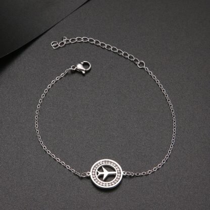 pulsera para una mujer viajera