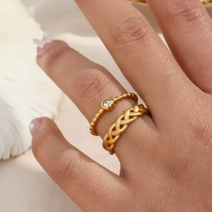 anillo fino en acero inoxidable con circonita blanca