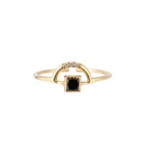 anillo estilo minimalista piedra negra